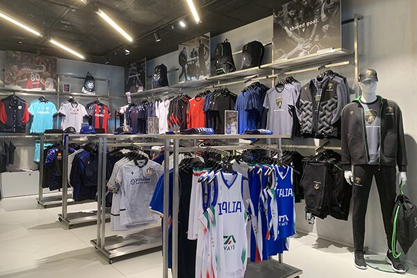 Macron store - Techinical sportswear