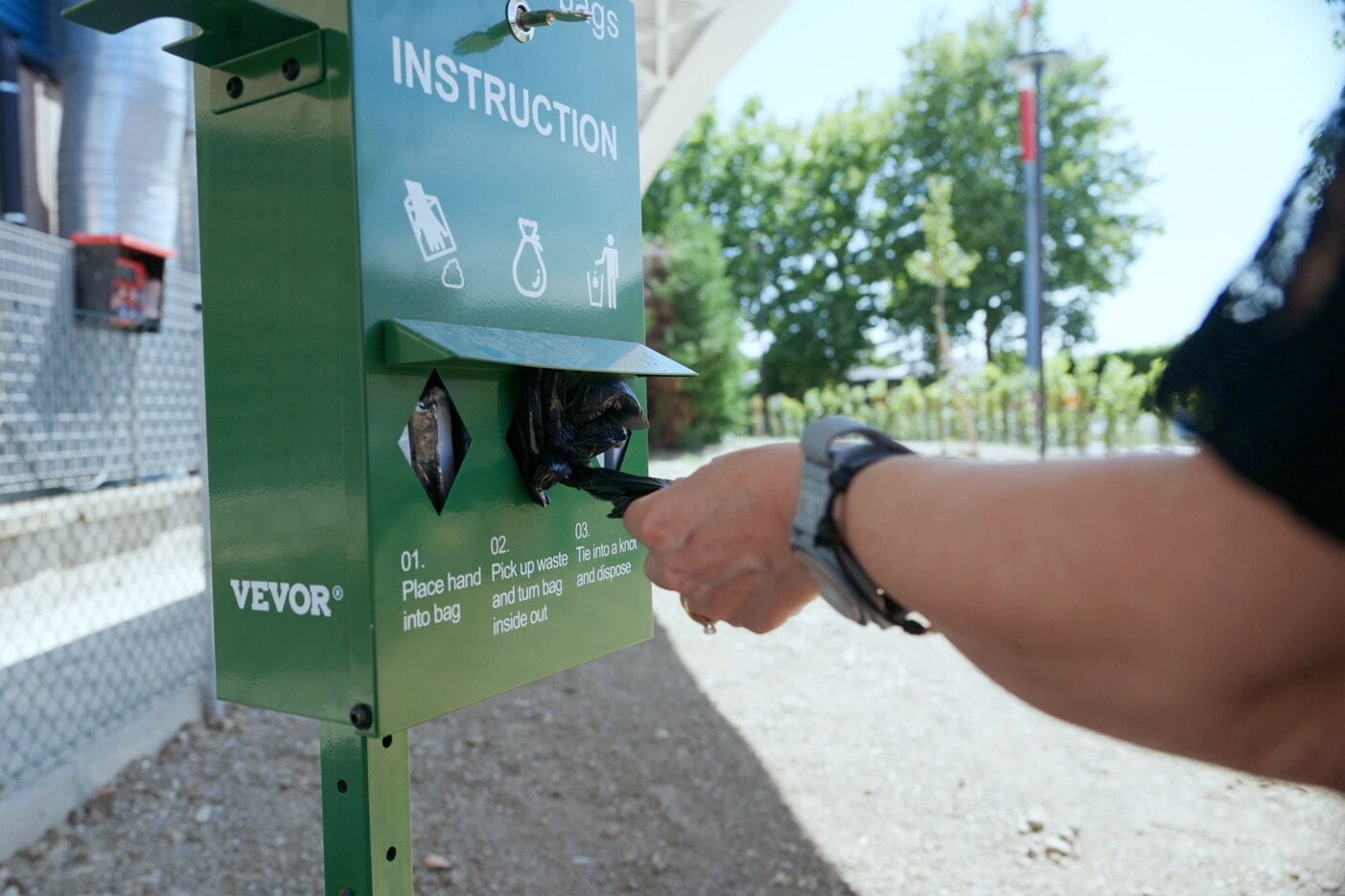 Foto distributore sacchetti igienici